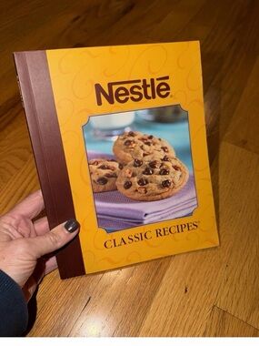 Nestle Classic Recipes Cookbook. Paperback.
Copyright 2003